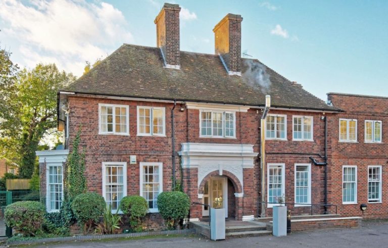 Baldock Manor Hospital - PICU and Acute mental health care in Hertfordshire