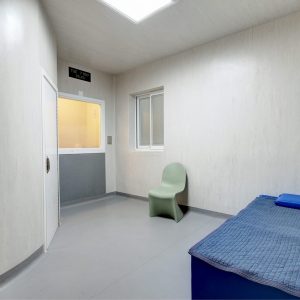 BaldockManor_PICU_011 PICU isolation